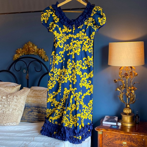 Vintage Navy Blue and Yellow Traditional  Hawaiian Dress - Picture 5 of 7